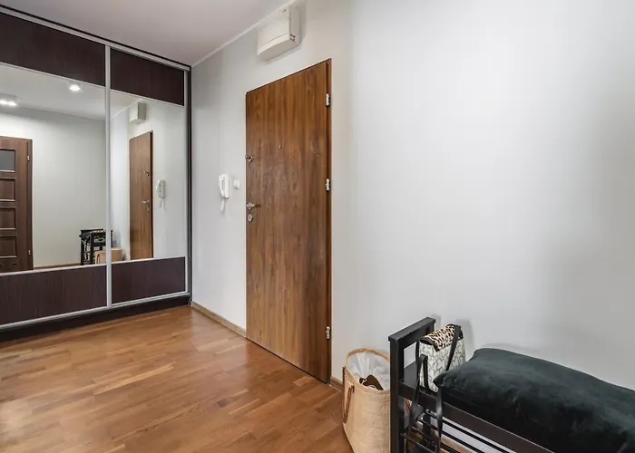 Ts New Town Comfy & Roomy Apartment