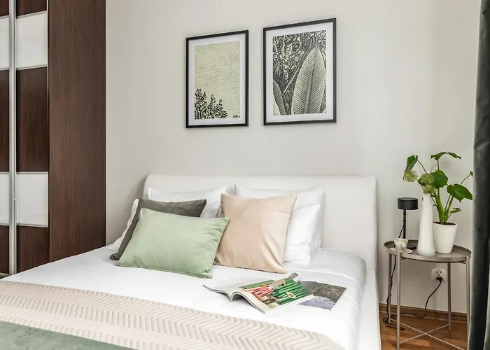 Ts New Town Comfy & Roomy Apartment *